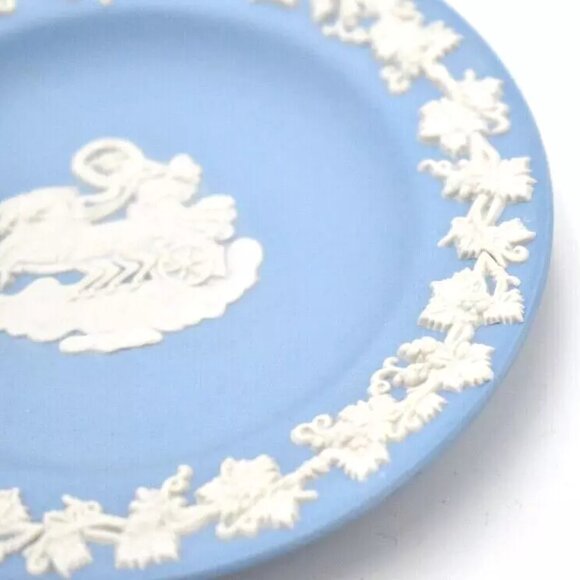 Rare WEDGWOOD Light Blue Jasperware Aurora Chariot Neoclassical Plate Ring Tray - Picture 6 of 9
